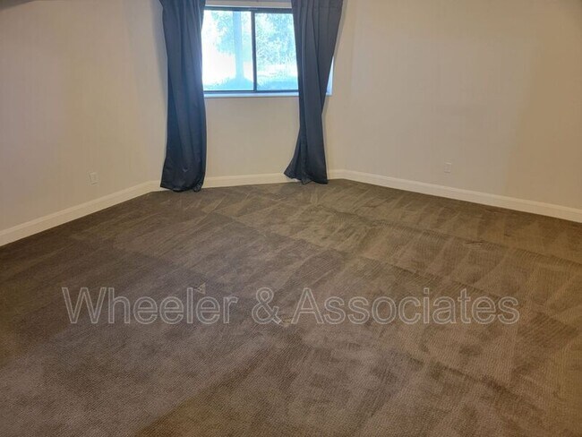 Building Photo - 1269 E 3075 N