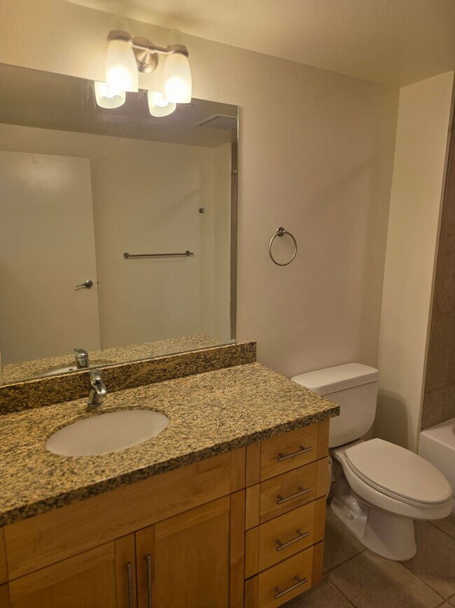 Building Photo - Immaculate Contemporary Living in Kaka‘ako- 2 bedroom, 2 bathroom, 2 covered parking stall, and I...