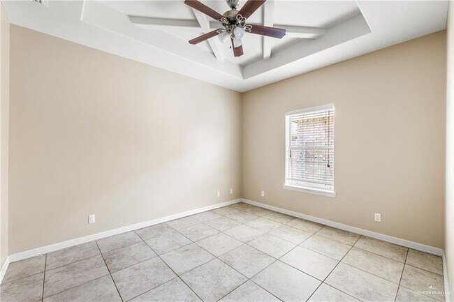 Building Photo - 18 W Garfield Ave