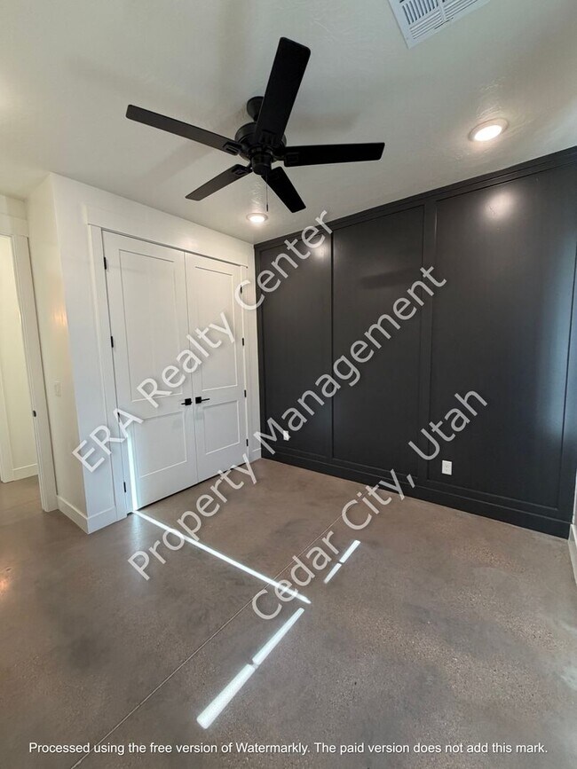 Building Photo - Newer Construction - 4 bedroom- 2 bath Single Family Home
