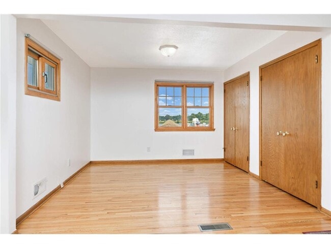 Building Photo - 5867 Central Ave NE