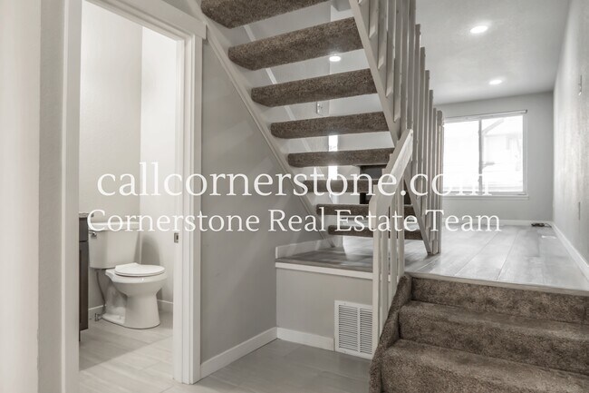 Building Photo - 4877 Bluestem Dr