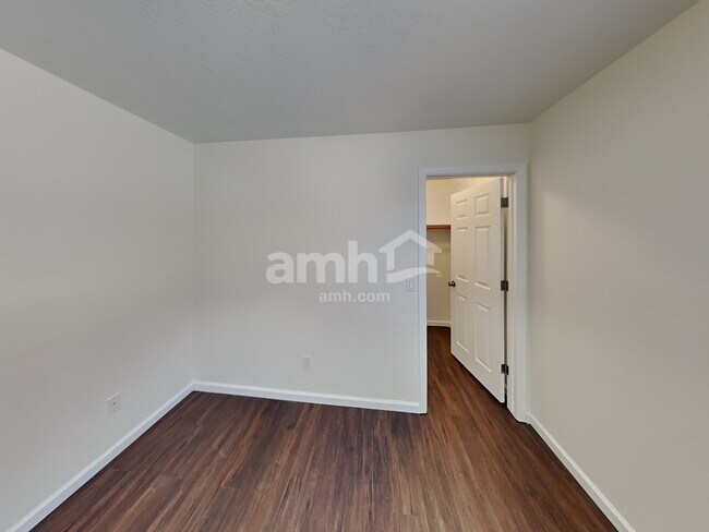 Building Photo - 31352 N Shale Dr