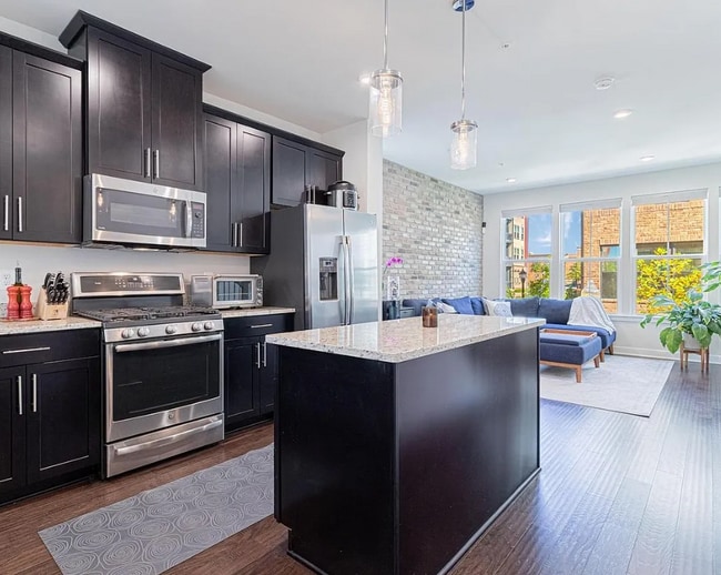 Building Photo - 6215 Herald St