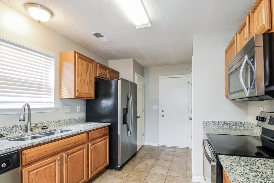 Building Photo - 9949 Fox Run Dr