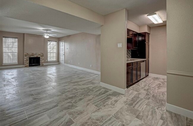 Building Photo - 6606 De Moss Dr