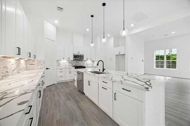 Building Photo - 10935 Brookeshire Chase Ln