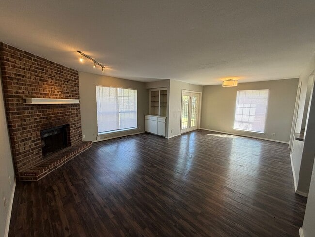 Building Photo - Belknap/Barton