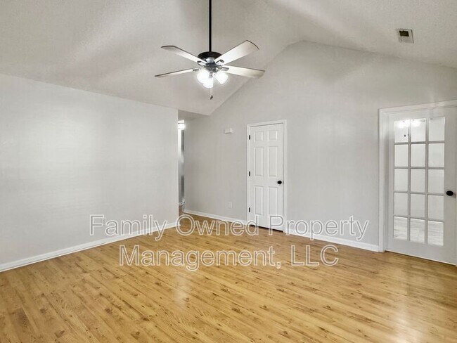 Building Photo - 145 Wilton St