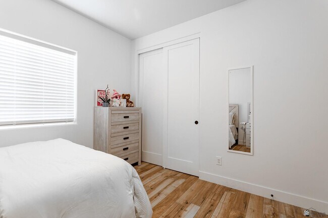 Building Photo - 3559 S Dana Dr