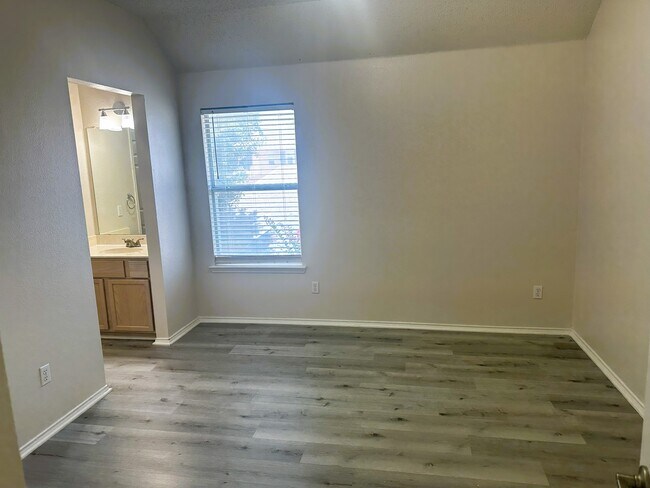 Building Photo - 1717 Arbor Creek Dr
