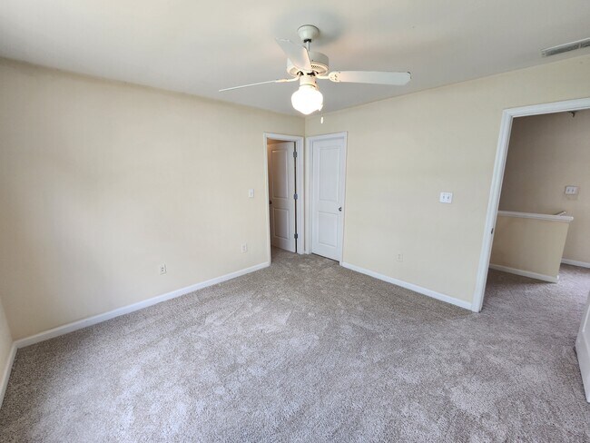 Building Photo - 135 Artisan Pl