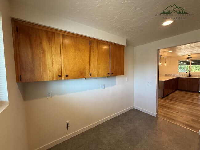 Building Photo - Beautiful Home in Hayden Bridge