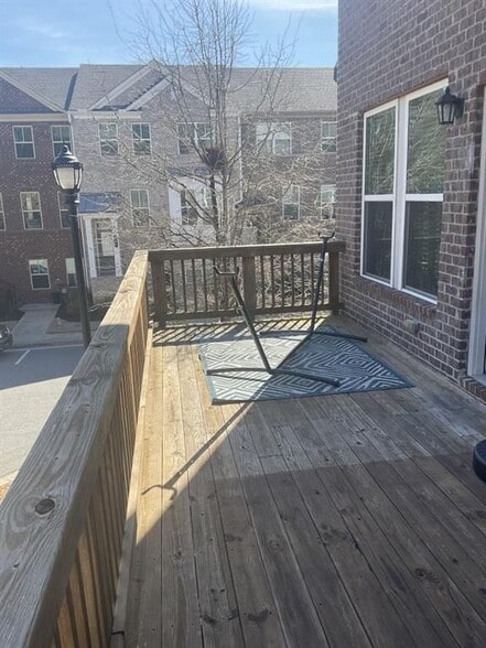 Building Photo - 596 Sunset Park Dr