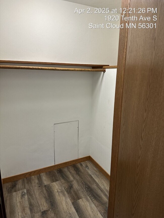 Building Photo - One Bedroom Apartment, Great Location!
