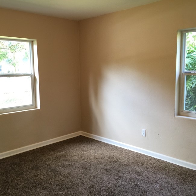 Building Photo - 5160 Columbus Ave