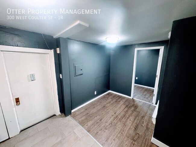 Building Photo - 300 W Coulter St