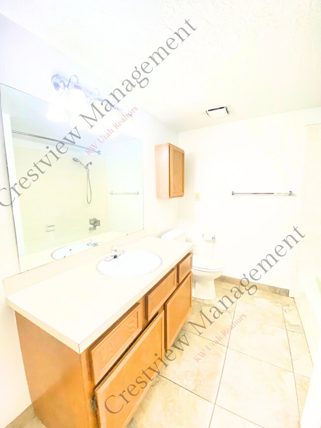 Building Photo - 1214 4700 S
