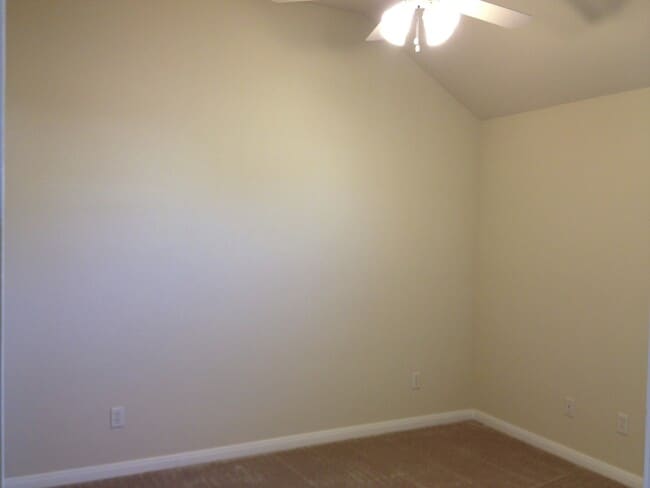 Building Photo - 3BR / 2BA Duplex in Hewitt, Texas | Midway...