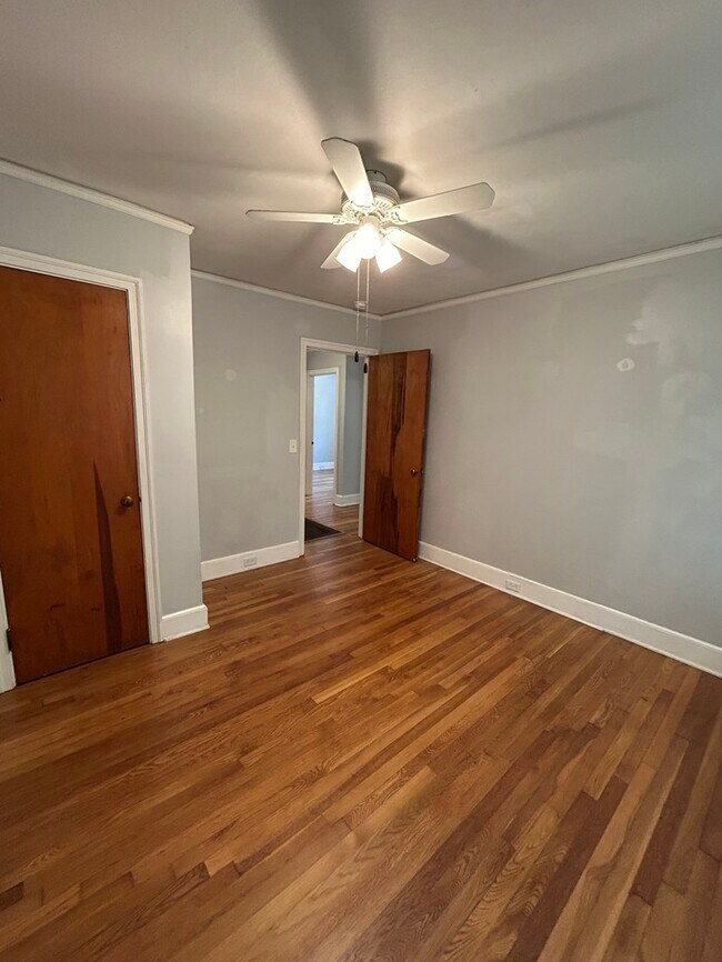 Building Photo - 2624 Marling Dr