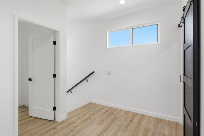 Building Photo - 3684 Curlew St