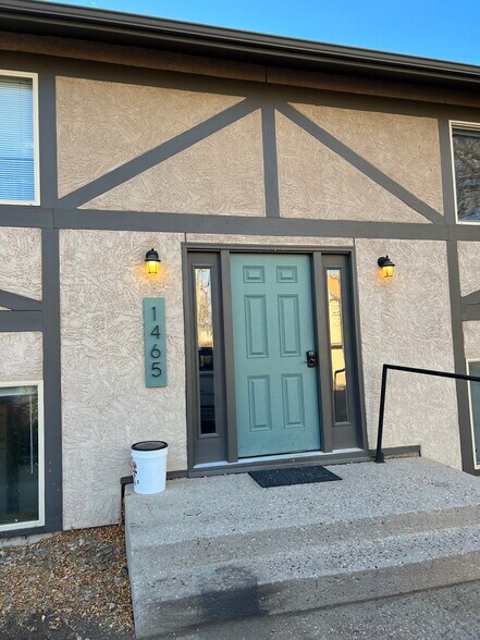 Building Photo - 1465 Manitou Blvd