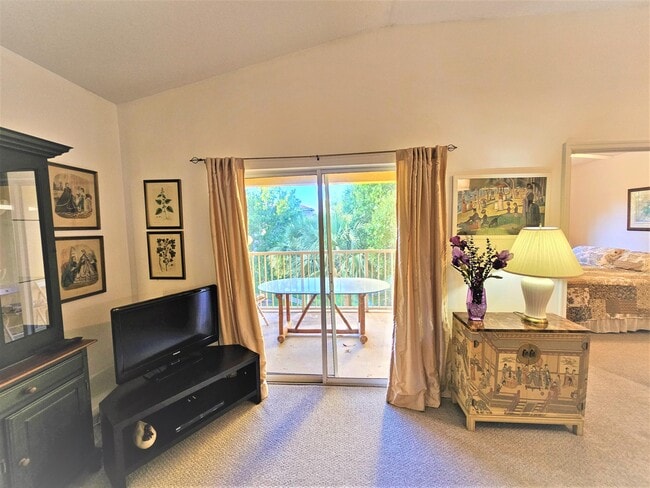 Building Photo - 5050 Fairways Cir