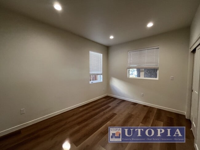 Building Photo - ROOM FOR RENT: Gorgeous, NEW Construction in Desirable, Sunny Prospect Heights!  Co-signers Accep...