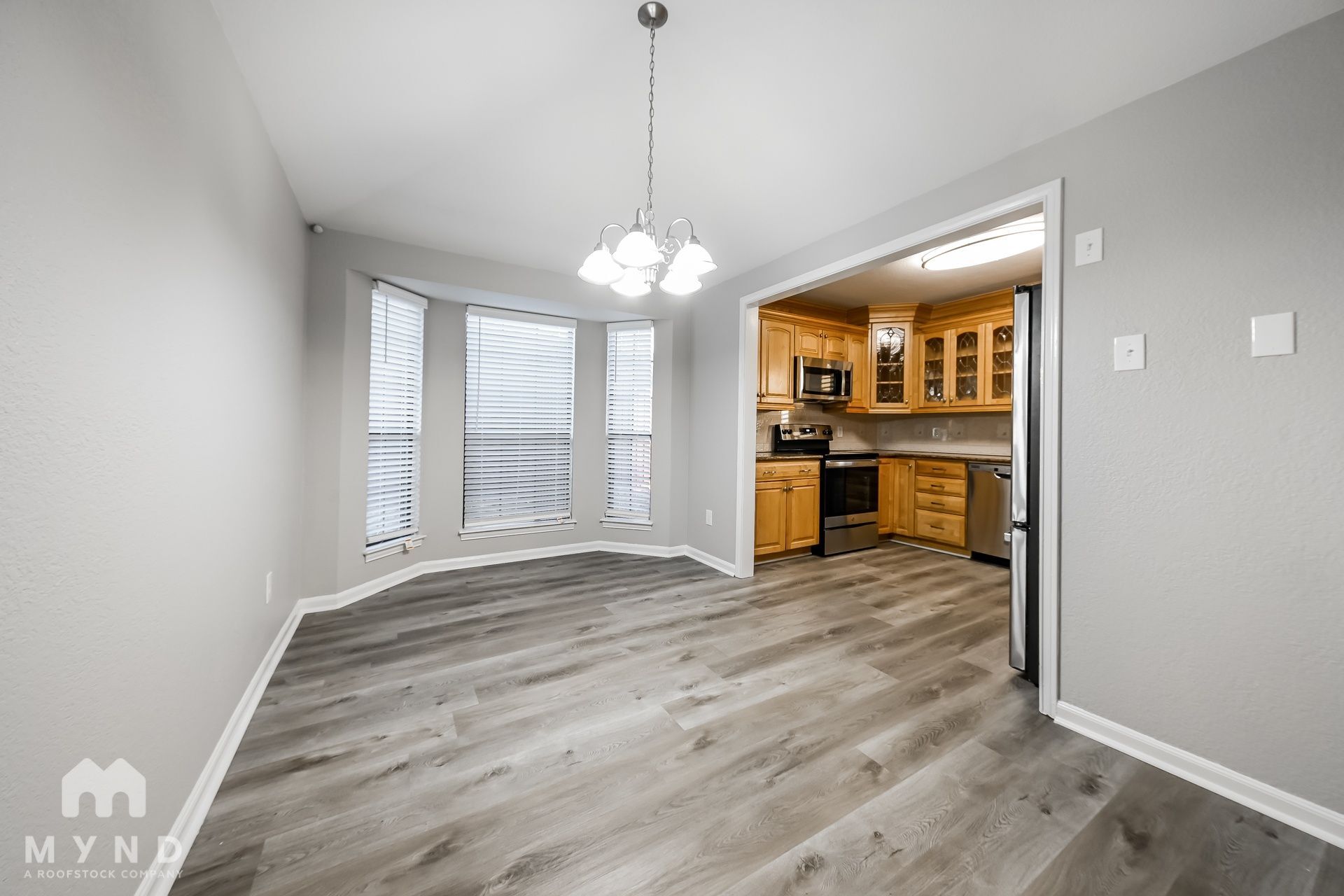 Building Photo - 701 Hillside Dr