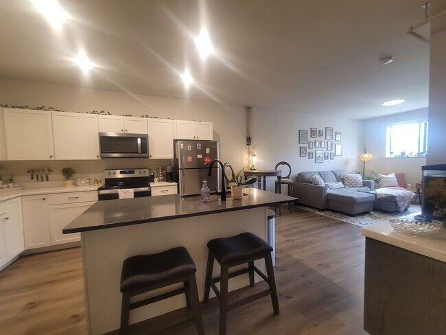 Interior Photo - 2577 N Downer