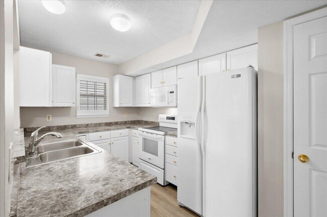 Building Photo - 1205 Morning Side Dr