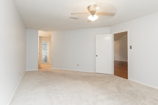 Building Photo - 6818 Brockington Dr