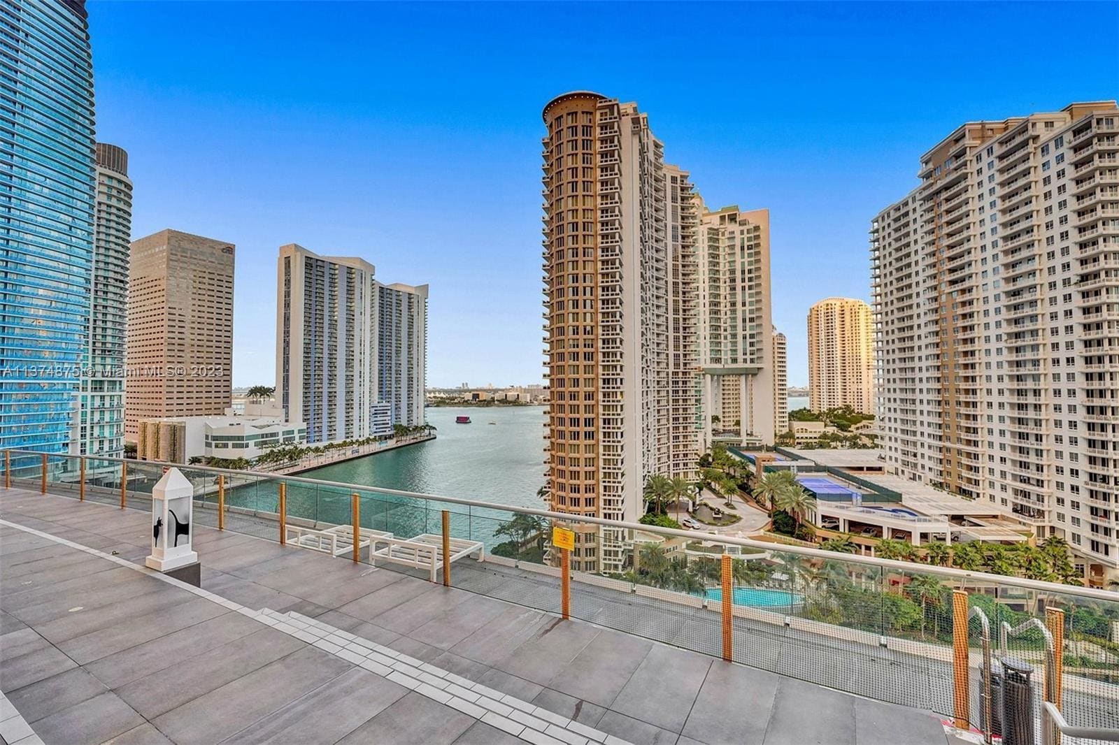 Building Photo - 495 Brickell