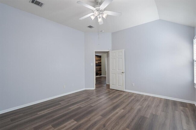 Building Photo - 153 Hickory Ln