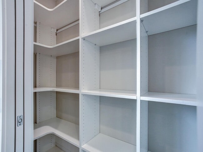 Building Photo - 1711 SE Ramona St