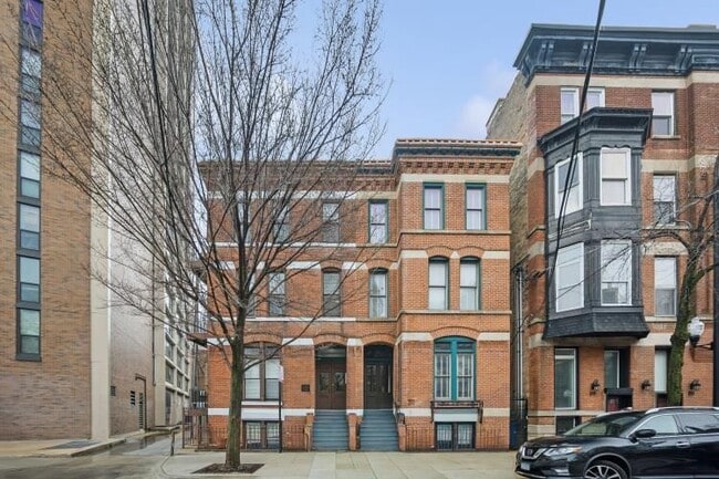 Building Photo - 213 W Wisconsin St