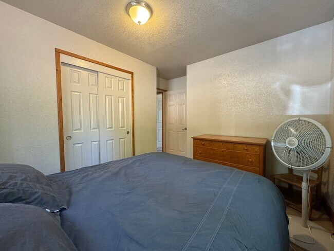 Building Photo - 3992 CA-147