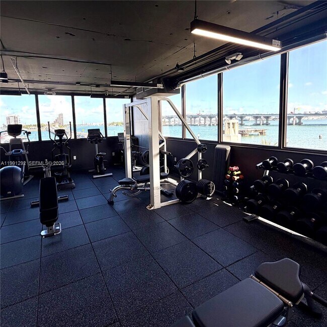 Building Photo - 555 NE 15th St