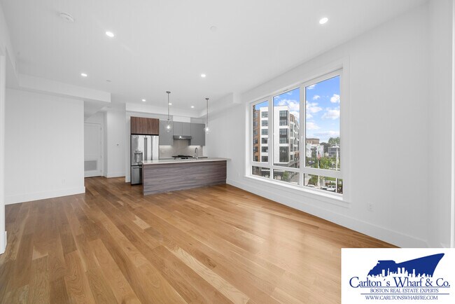 Building Photo - 218 Old Colony Ave