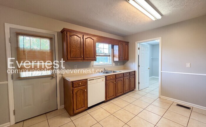 Building Photo - 120 Buckingham Cir