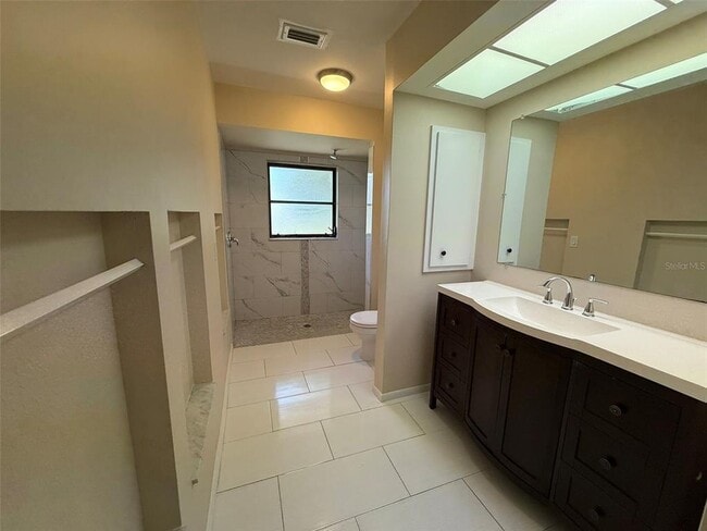 Building Photo - 521 Meridan Ave NW