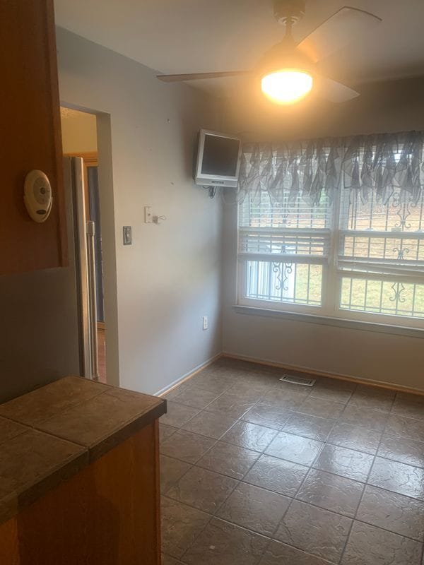 Building Photo - 4922 Plata St