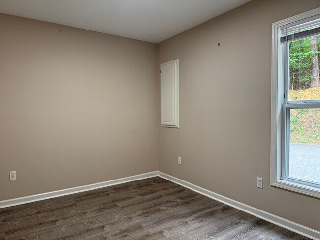 Building Photo - 17A Tree Canopy Ln