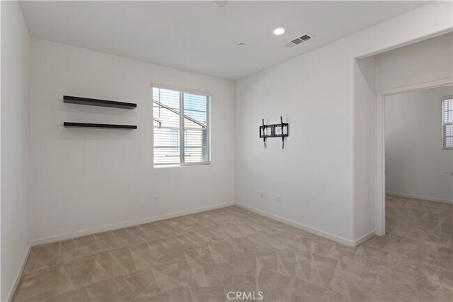 Building Photo - 839 Cranberry Way
