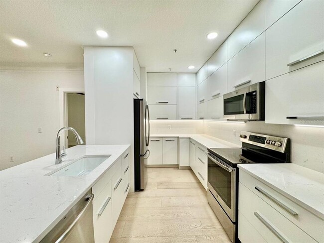 Building Photo - 4207 S Dale Mabry Hwy