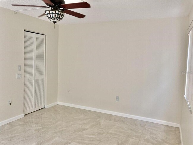Building Photo - 6430 Sun Eagle Ln