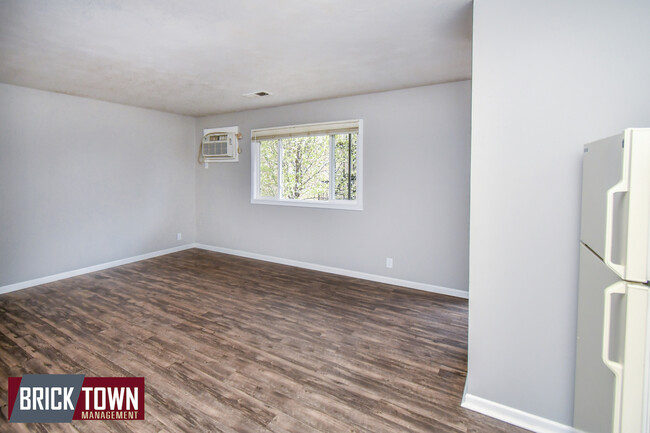 Building Photo - 116-128 N 37th St
