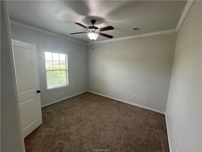 Building Photo - AUGUST MOVE IN!! Beautiful 3 Bedroom Townhome Available for Lease!