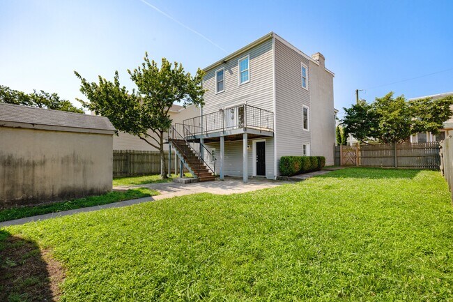 Building Photo - 706 Catherine St