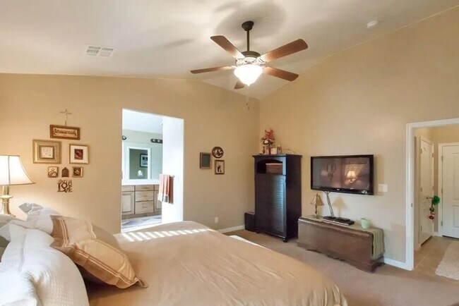 Building Photo - Upgraded Home in Riverstone!